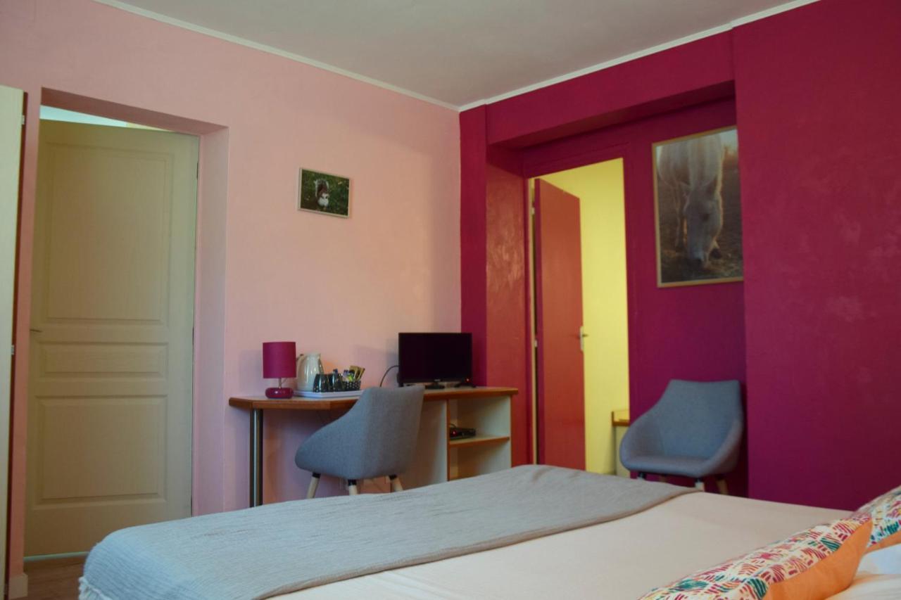 Chambres D'Hotes L'Oree Des Bois Lacrouzette Exterior foto