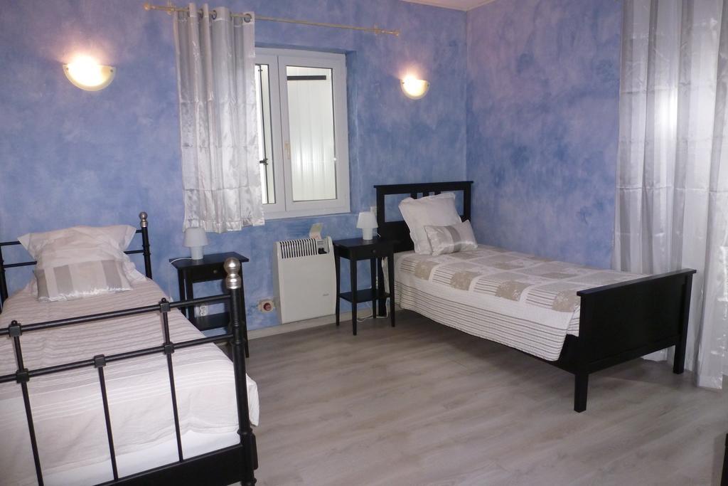 Chambres D'Hotes L'Oree Des Bois Lacrouzette Zimmer foto